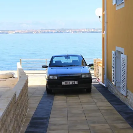 8384c Appartement *