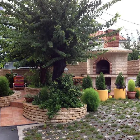8384c Apartment *